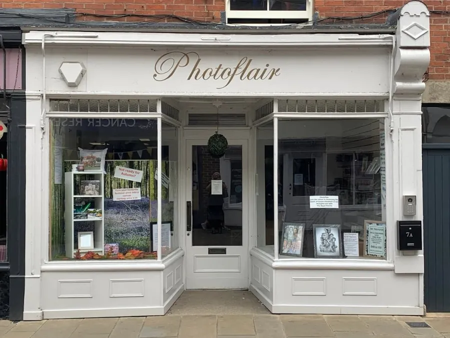 Photoflair: Photography and Framing in Romsey